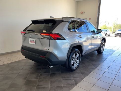 Used 2025 Toyota RAV4 XLE w/ Convenience Package image 6