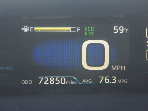 Used 2017 Toyota Prius Prime Premium image 5