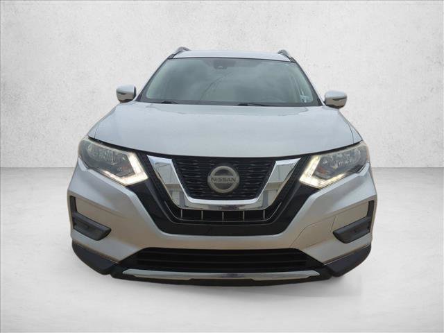 Used 2020 Nissan Rogue SV FWD image 2