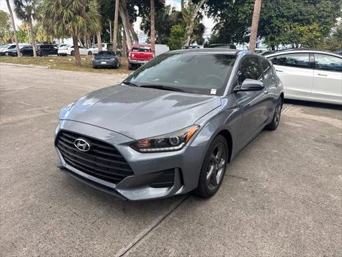 Used 2019 Hyundai Veloster 2.0 image 2