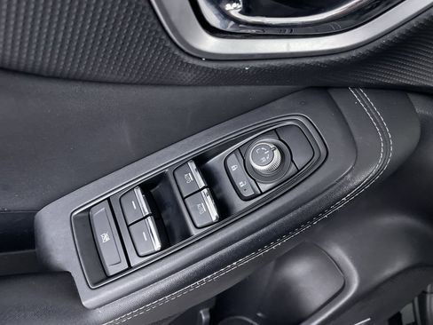 Used 2020 Subaru Forester Limited image 11