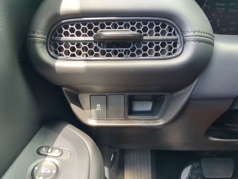 New 2026 Honda HR-V LX image 28