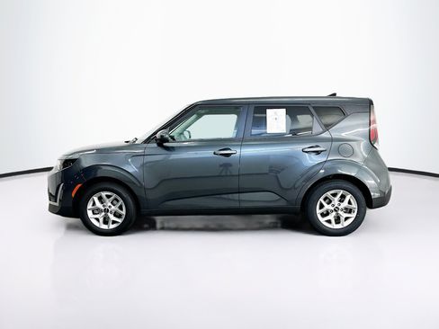 Used 2025 Kia Soul LX w/ LX Technology Package FWD image 4