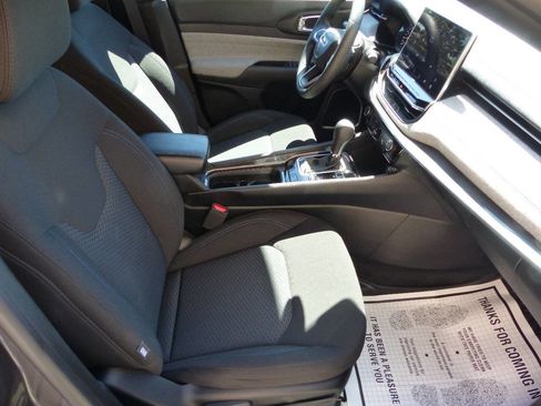 Used 2024 Jeep Compass Sport image 32