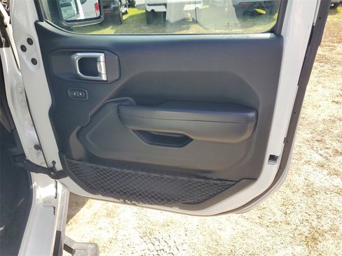 Used 2020 Jeep Wrangler Unlimited Sport image 37