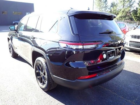 New 2025 Jeep Grand Cherokee L Laredo image 2