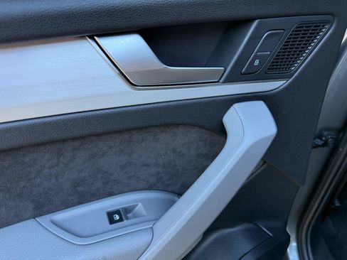 Used 2018 Audi SQ5 Prestige AWD/4WD image 28