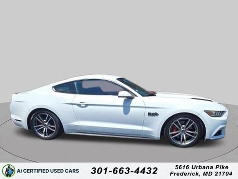 Used 2017 Ford Mustang GT RWD image 1
