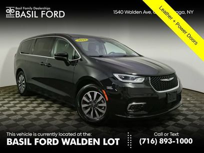 Used 2023 Chrysler Pacifica Touring-L