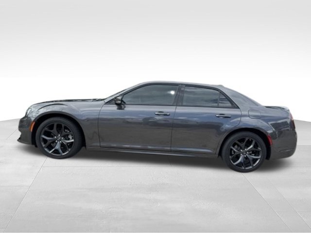 Used 2023 Chrysler 300 S w/ Comfort Group RWD image 3