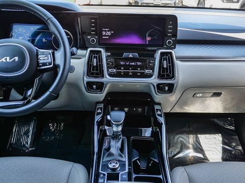 Certified 2023 Kia Sorento SX FWD image 14
