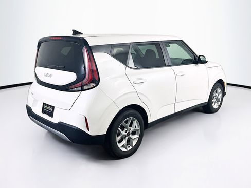 Used 2025 Kia Soul LX w/ LX Technology Package image 9