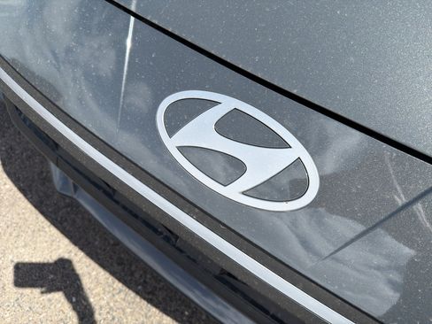 Used 2025 Hyundai Elantra Sport image 14