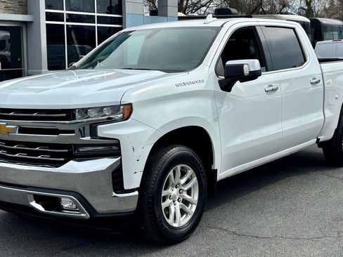 Used 2020 Chevrolet Silverado 1500 LTZ w/ LTZ Convenience Package AWD/4WD image 2