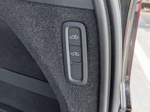 Certified 2025 Volvo XC90 B6 Ultra AWD/4WD image 14
