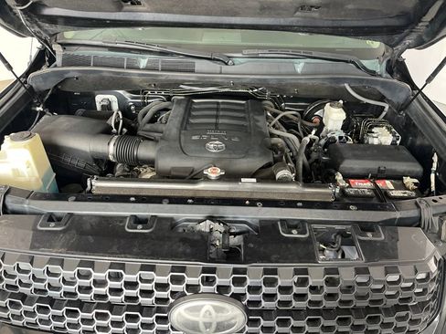 Used 2019 Toyota Tundra Platinum AWD/4WD image 9