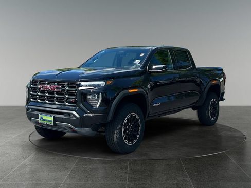 New 2026 GMC Canyon AT4 AWD/4WD image 3