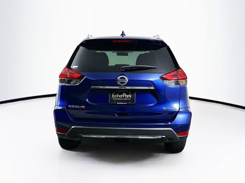 Used 2018 Nissan Rogue SV w/ Premium Package image 7