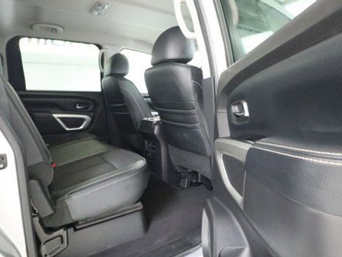 Used 2017 Nissan Titan PRO-4X AWD/4WD image 11