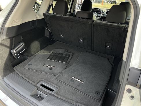 Certified 2023 Nissan Rogue SV image 26