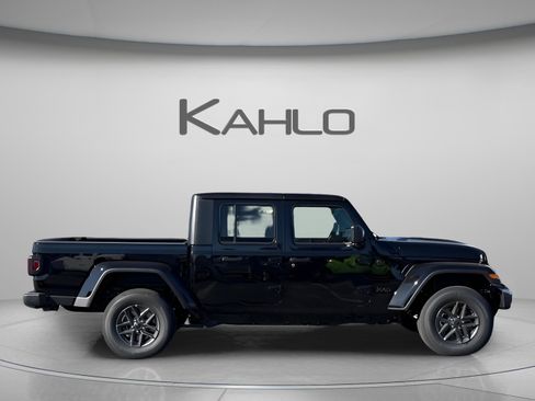 New 2026 Jeep Gladiator Sport AWD/4WD image 5
