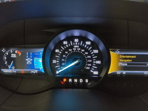 Used 2019 Ford Edge Titanium w/ Cold Weather Package FWD image 23