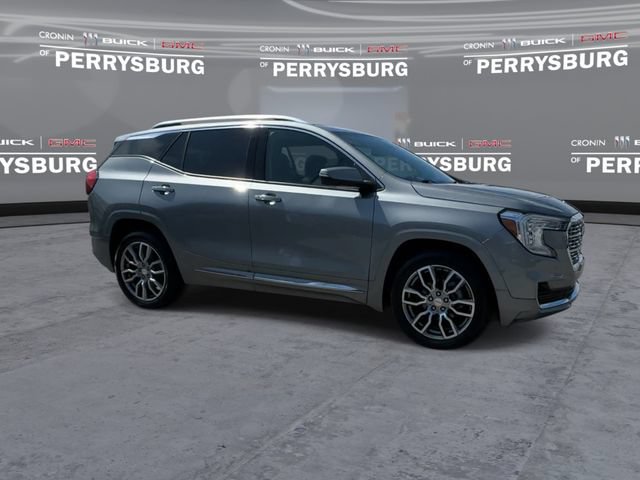 Used 2023 GMC Terrain Denali w/ Denali Premium Package AWD/4WD image 9