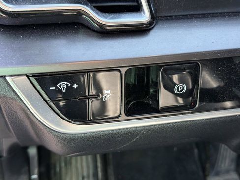 Used 2023 Kia Sportage EX image 5
