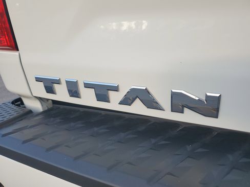 Certified 2024 Nissan Titan SV w/ SV Convenience Package image 30