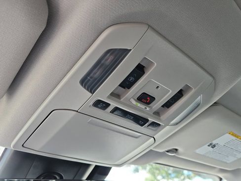 New 2025 Toyota Highlander Platinum image 30