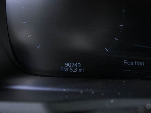 Used 2019 Volvo XC90 T6 Momentum AWD/4WD image 12