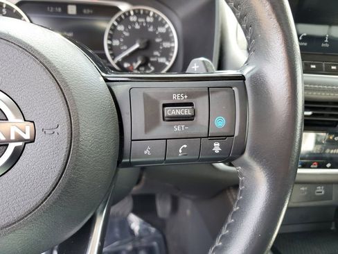 Used 2023 Nissan Rogue SL w/ SL Premium Package image 20