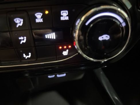 Used 2024 Chevrolet Trax RS w/ Sunroof Package image 37