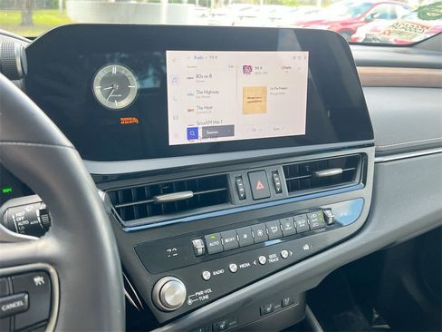 Certified 2024 Lexus ES 350 w/ Premium Package image 15