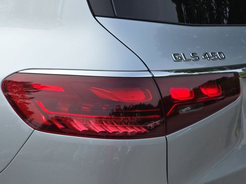 New 2026 Mercedes-Benz GLS 450 4MATIC image 36