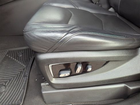 Used 2019 Cadillac Escalade Luxury image 30