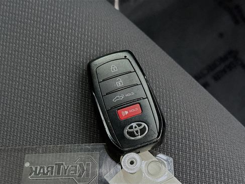 Used 2022 Toyota Tundra SR5 w/ Convenience Package image 32