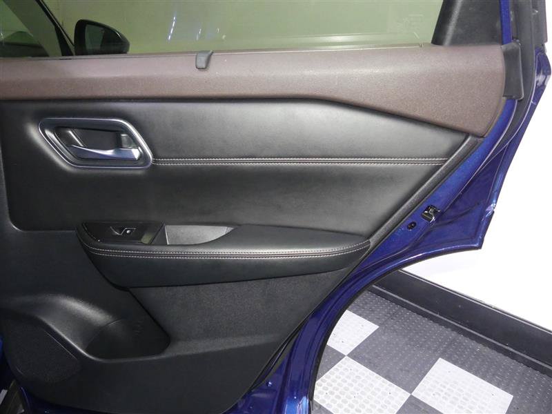 Used 2023 Nissan Rogue Platinum w/ Platinum Premium Package AWD/4WD image 26