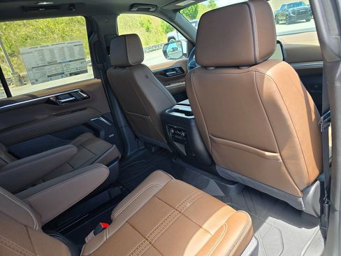 New 2026 Chevrolet Tahoe High Country w/ Sun And Tow Package AWD/4WD image 26