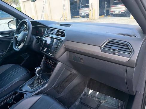 Used 2022 Volkswagen Tiguan SE R-Line FWD image 32