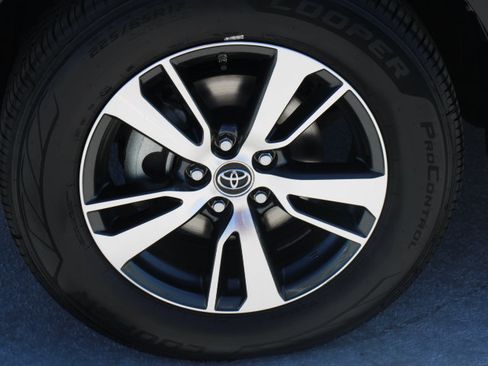 Used 2017 Toyota RAV4 XLE w/ All Weather Liner Package FWD image 9
