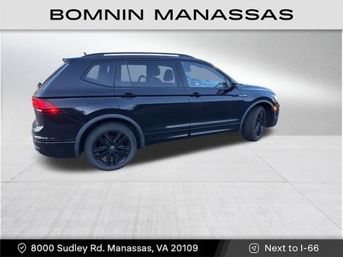 Used 2022 Volkswagen Tiguan SE R-Line FWD image 2