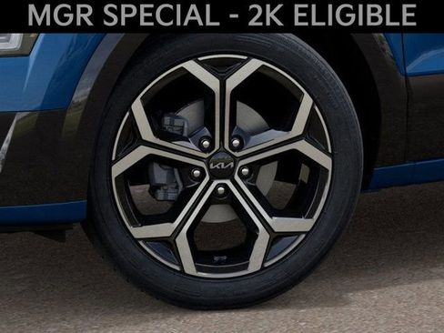 New 2025 Kia Niro EX Touring image 9