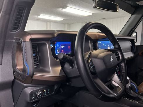 Used 2022 Ford Bronco Outer Banks w/ Sasquatch Package AWD/4WD image 10