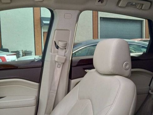 Used 2012 Cadillac SRX Luxury image 12