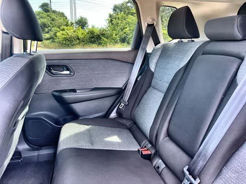 Used 2021 Nissan Rogue SV FWD image 14