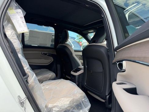 New 2026 Volvo XC90 T8 Ultra w/ Lounge Package AWD/4WD image 4