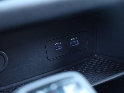 Certified 2025 Nissan Pathfinder SV FWD image 16