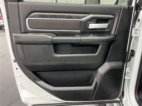 Used 2024 RAM 3500 Big Horn image 21