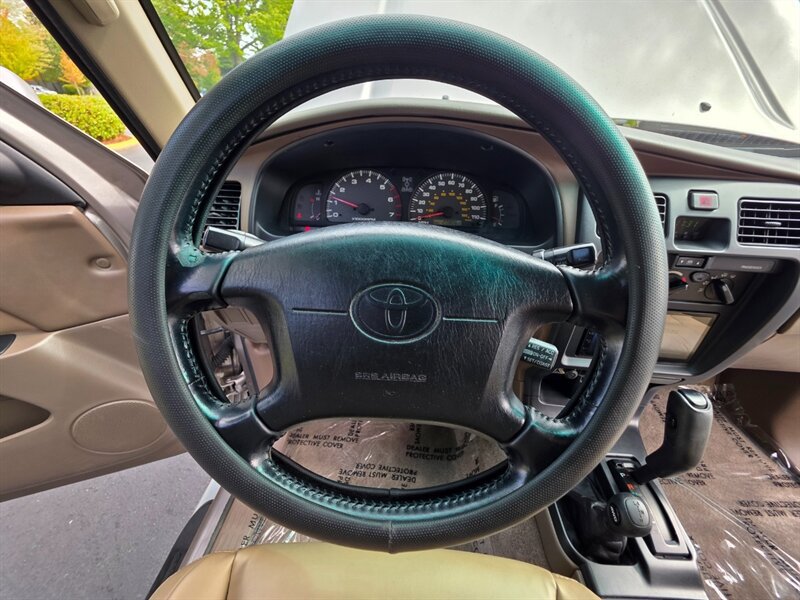 Used 2002 Toyota 4Runner SR5 AWD/4WD image 34